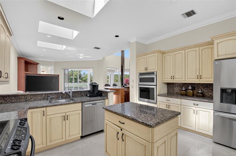 Image 18 of 50 For 5413 Ascot Bnd