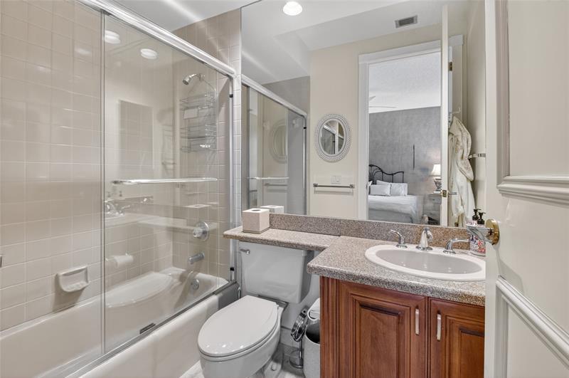 Image 36 of 50 For 5413 Ascot Bnd