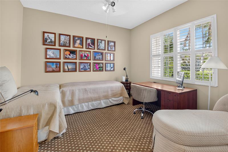 Image 37 of 50 For 5413 Ascot Bnd
