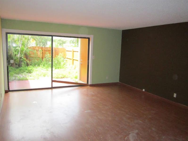 Image 3 of 10 For 7743 Balboa St  7743