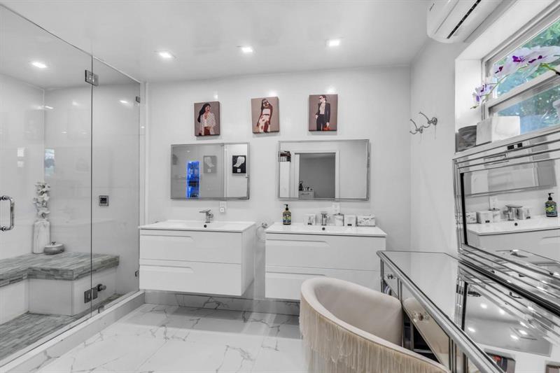 Image 13 of 37 For 4100 36th Ave