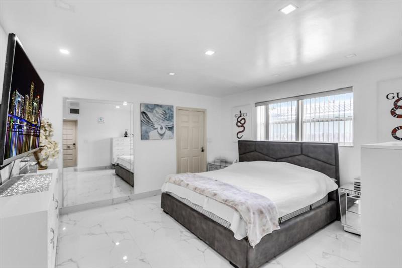 Image 19 of 37 For 4100 36th Ave