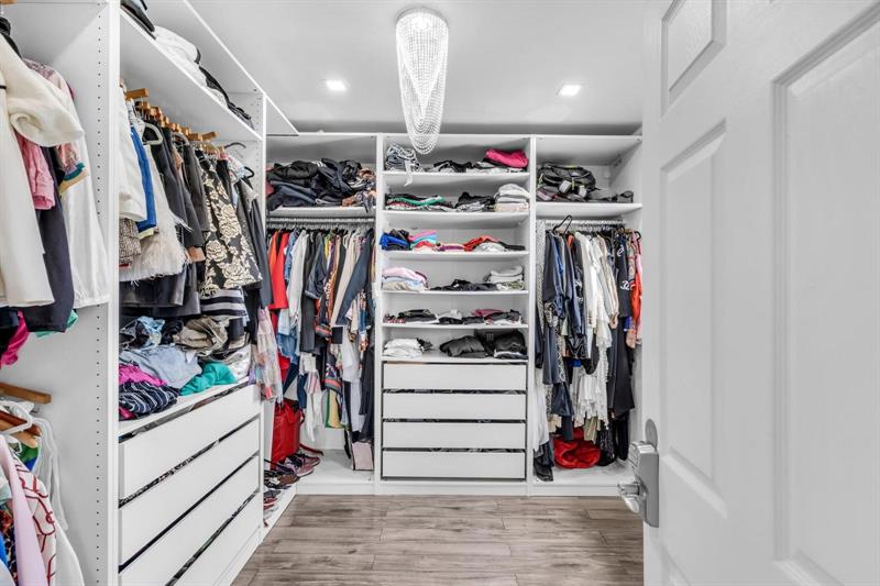 Image 20 of 37 For 4100 36th Ave