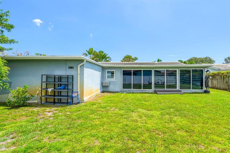 Image 22 of 37 For 4100 36th Ave