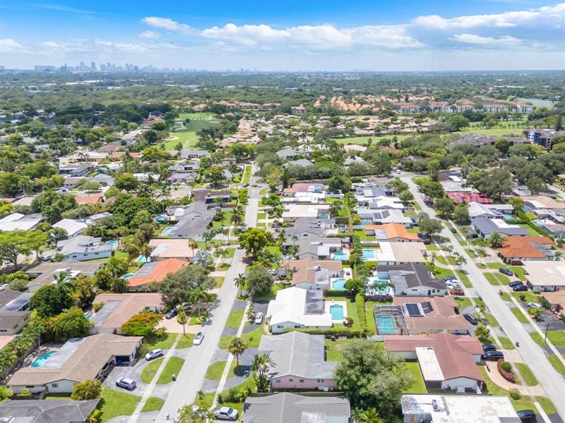 Image 26 of 37 For 4100 36th Ave