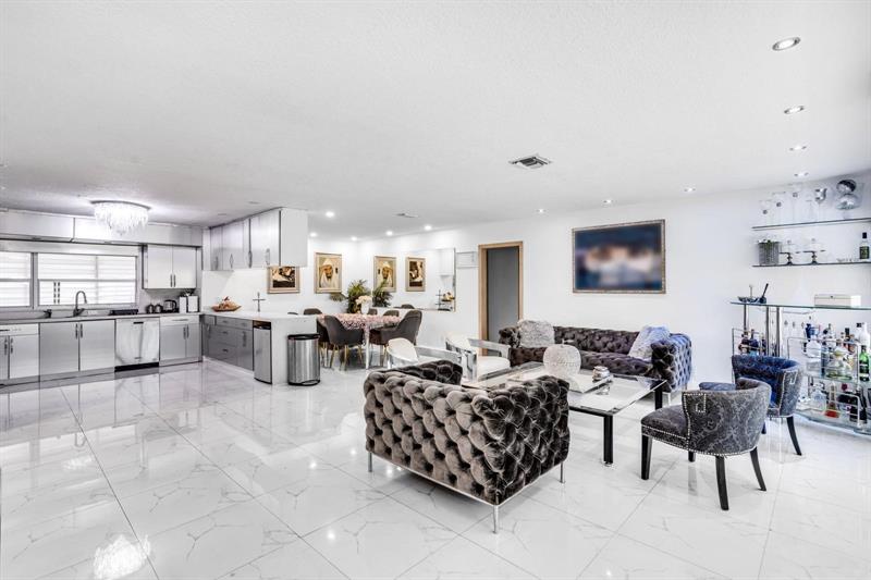 Image 7 of 37 For 4100 36th Ave