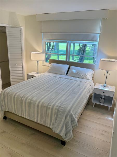 Image 19 of 39 For 802 Cypress Blvd 101