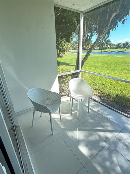 Image 33 of 39 For 802 Cypress Blvd 101