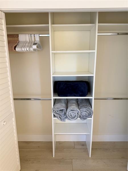 Image 7 of 39 For 802 Cypress Blvd 101