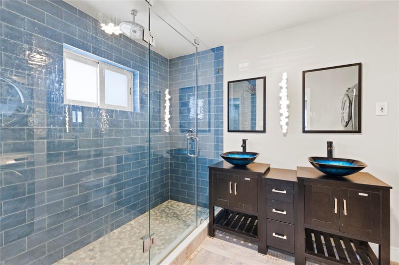 Image 13 of 21 For 341 49th St  