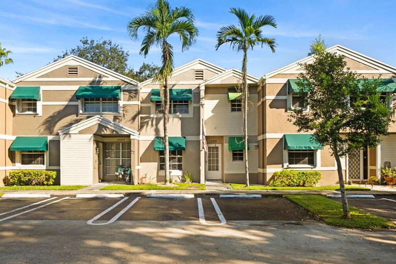 Details for 12371 52nd St, Cooper City, FL 33330