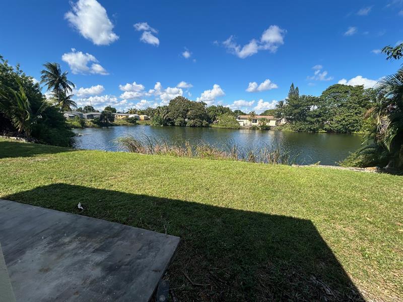 Image 4 of 7 For 3271 17th St