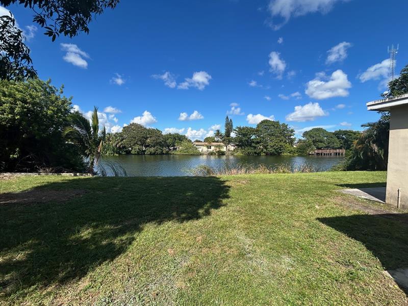 Image 5 of 7 For 3271 17th St