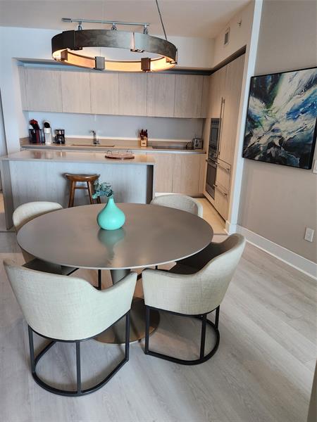 Image 26 of 51 For 4111 Ocean Dr  2107