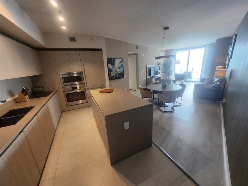 Image 31 of 51 For 4111 Ocean Dr  2107