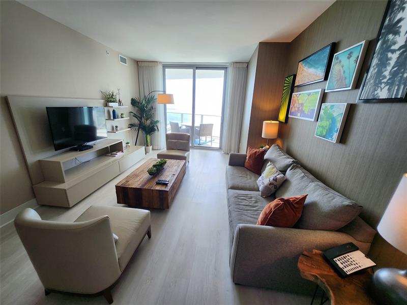 Image 33 of 51 For 4111 Ocean Dr  2107