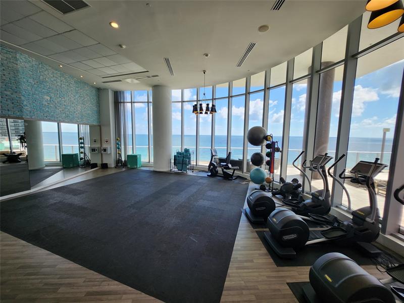 Image 42 of 51 For 4111 Ocean Dr  2107