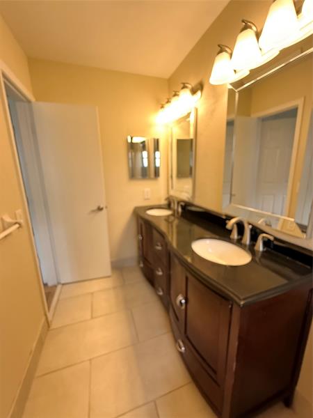 Image 5 of 18 For 11471 33rd St  East