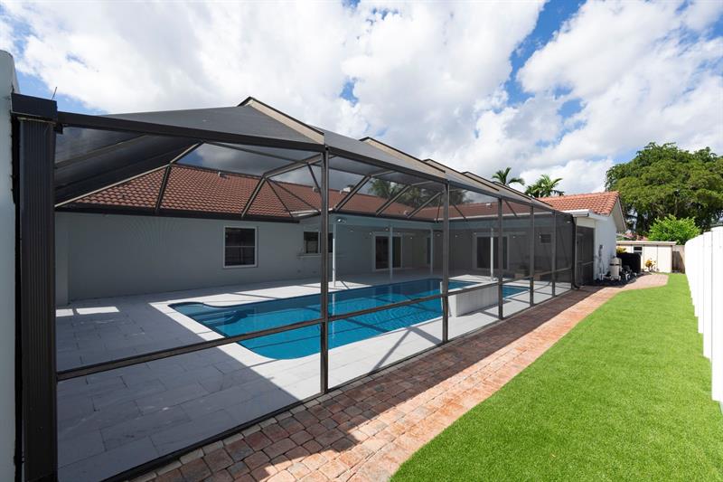 Image 20 of 60 For 640 74th Ter