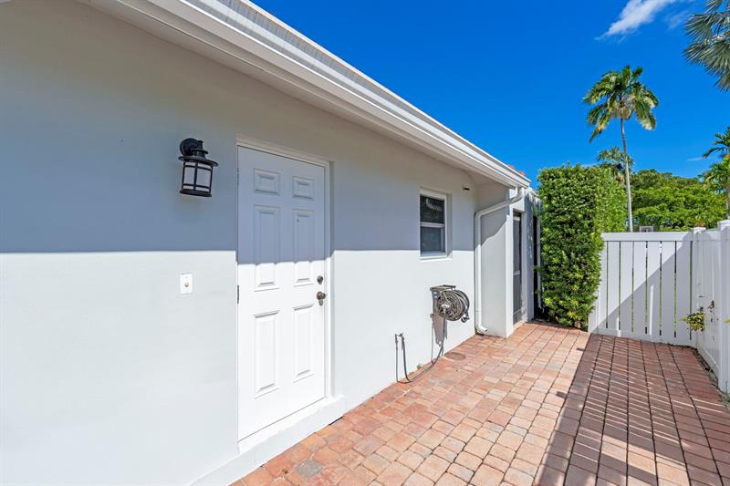 Image 21 of 60 For 640 74th Ter