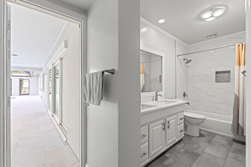 Image 26 of 60 For 640 74th Ter