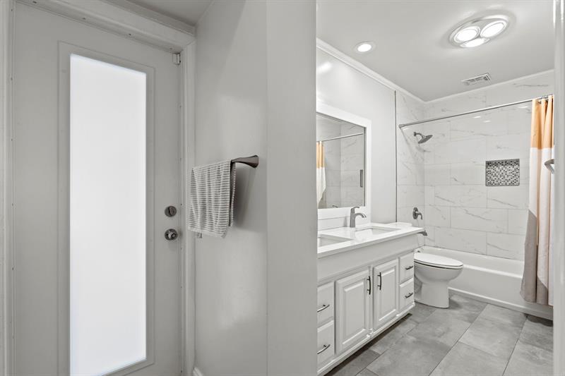 Image 27 of 60 For 640 74th Ter