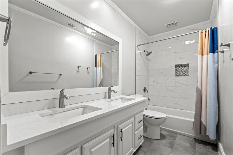 Image 28 of 60 For 640 74th Ter