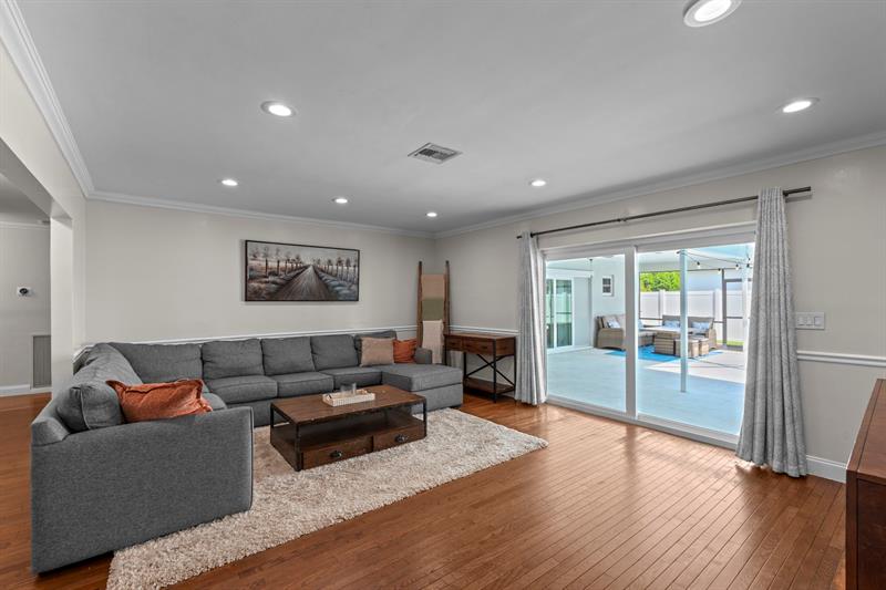 Image 34 of 60 For 640 74th Ter