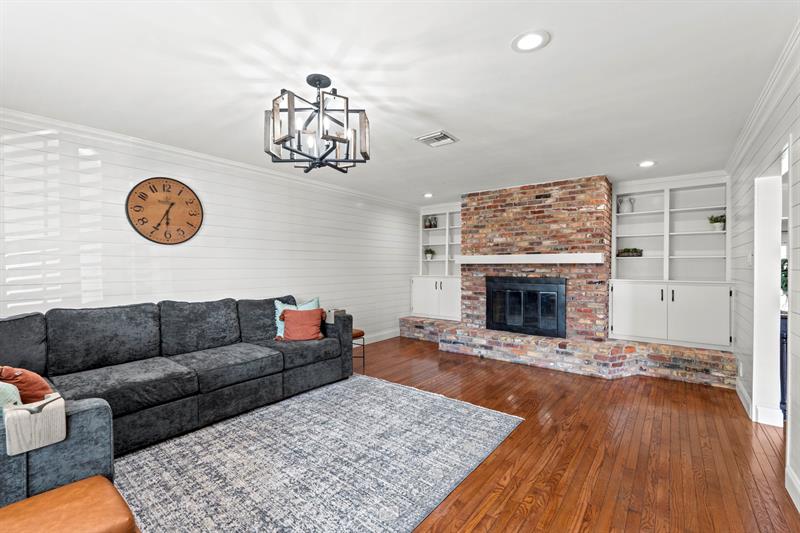 Image 36 of 60 For 640 74th Ter