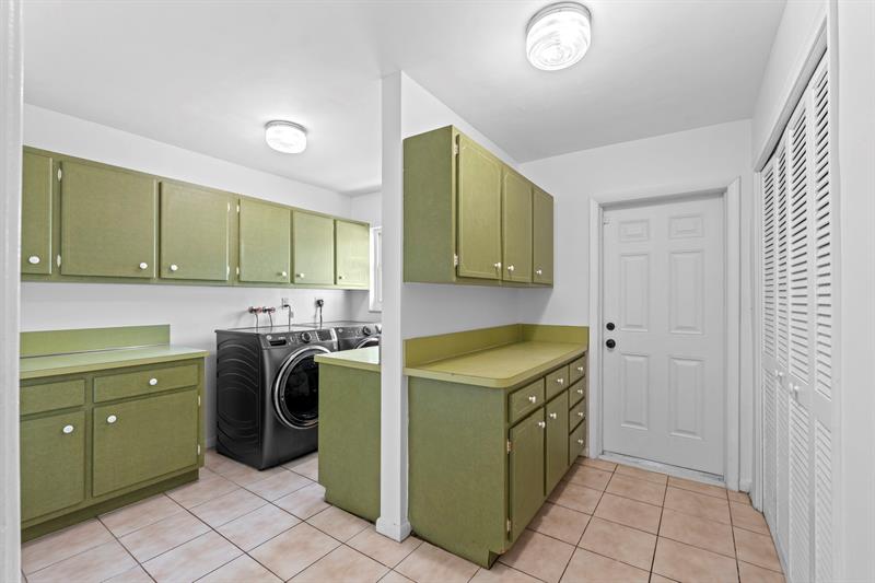 Image 40 of 60 For 640 74th Ter