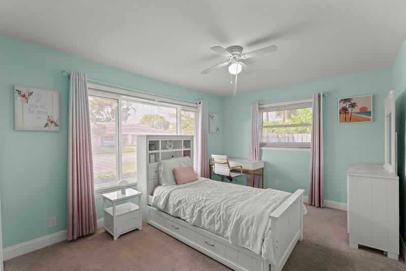 Image 48 of 60 For 640 74th Ter