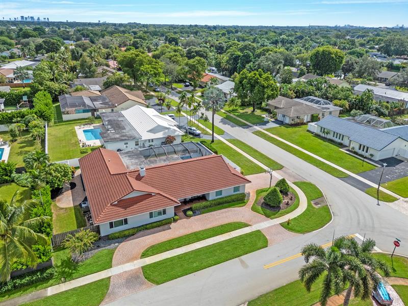 Image 54 of 60 For 640 74th Ter