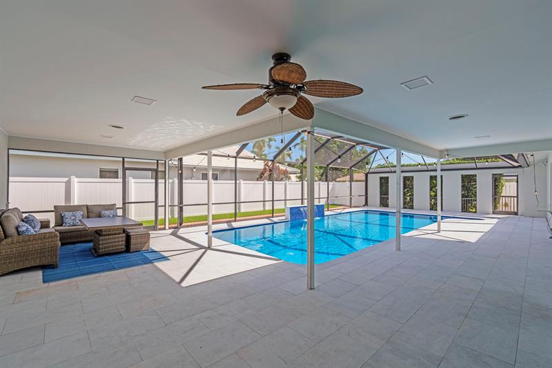 Image 6 of 60 For 640 74th Ter