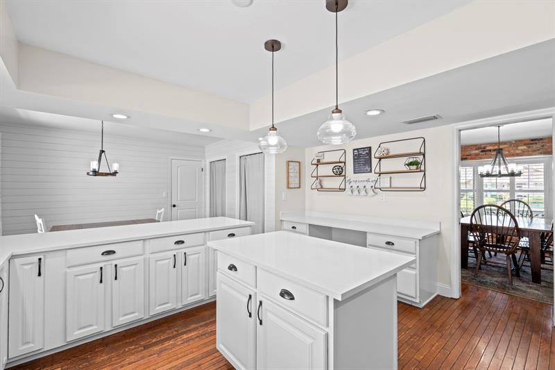 Image 9 of 60 For 640 74th Ter