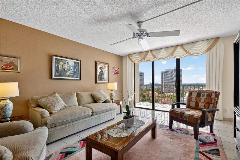 Image 11 of 37 For 18151 31st Ct 1709