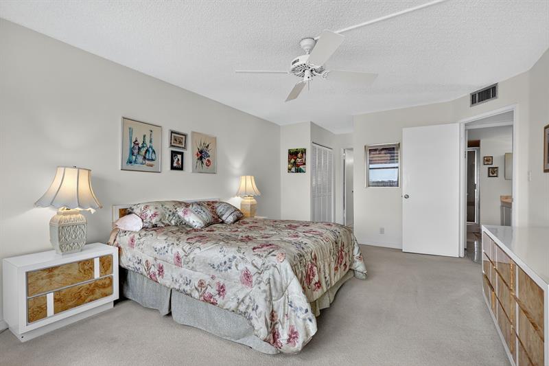 Image 19 of 37 For 18151 31st Ct 1709