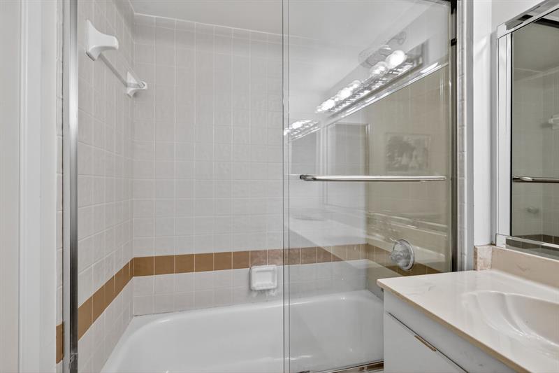 Image 25 of 37 For 18151 31st Ct 1709