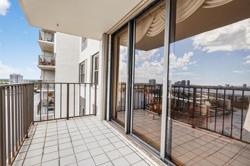 Image 30 of 37 For 18151 31st Ct 1709