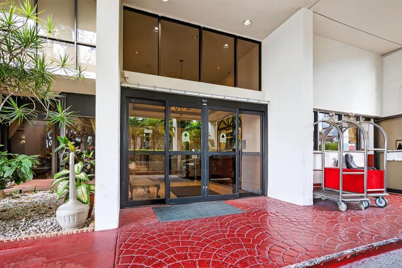 Image 4 of 37 For 18151 31st Ct 1709