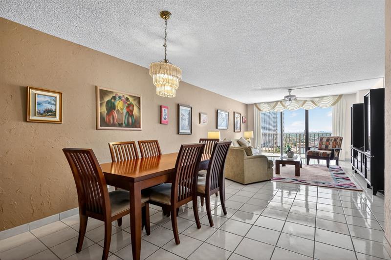 Image 6 of 37 For 18151 31st Ct 1709