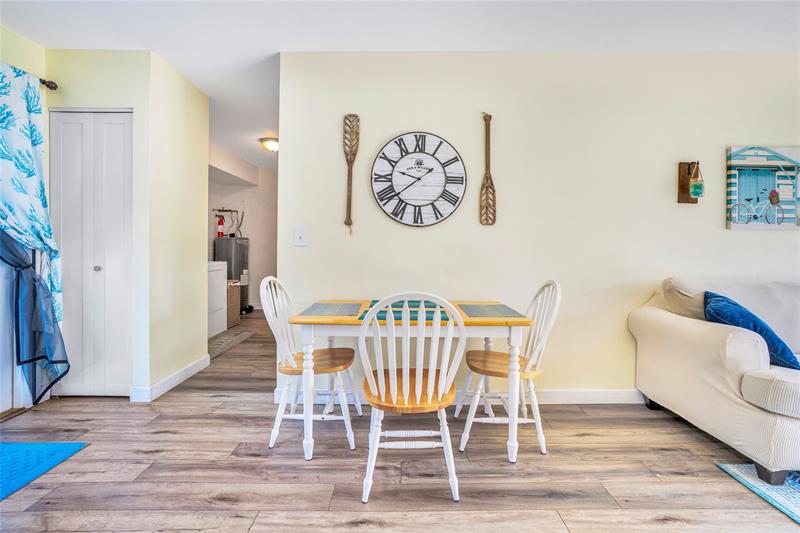 Image 13 of 40 For 808 Belmont Cir