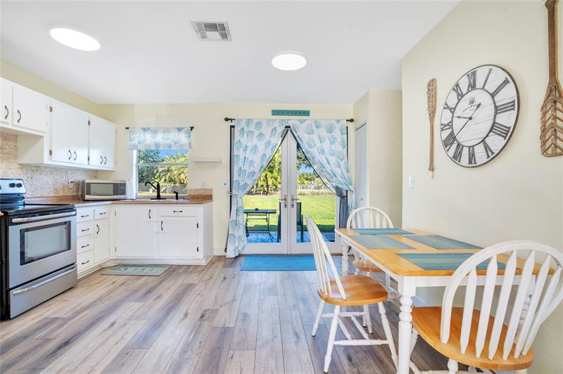 Image 15 of 40 For 808 Belmont Cir