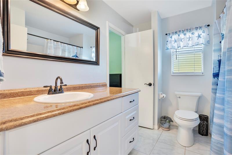 Image 18 of 40 For 808 Belmont Cir