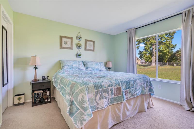 Image 19 of 40 For 808 Belmont Cir