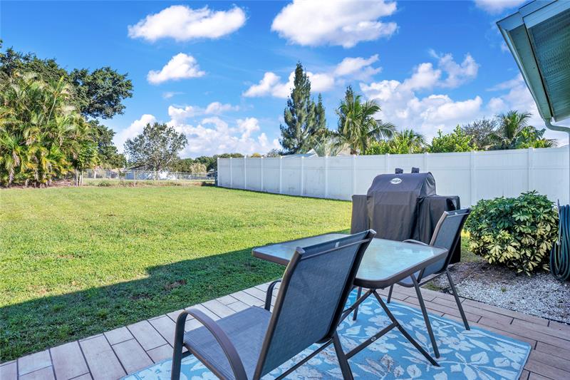 Image 23 of 40 For 808 Belmont Cir