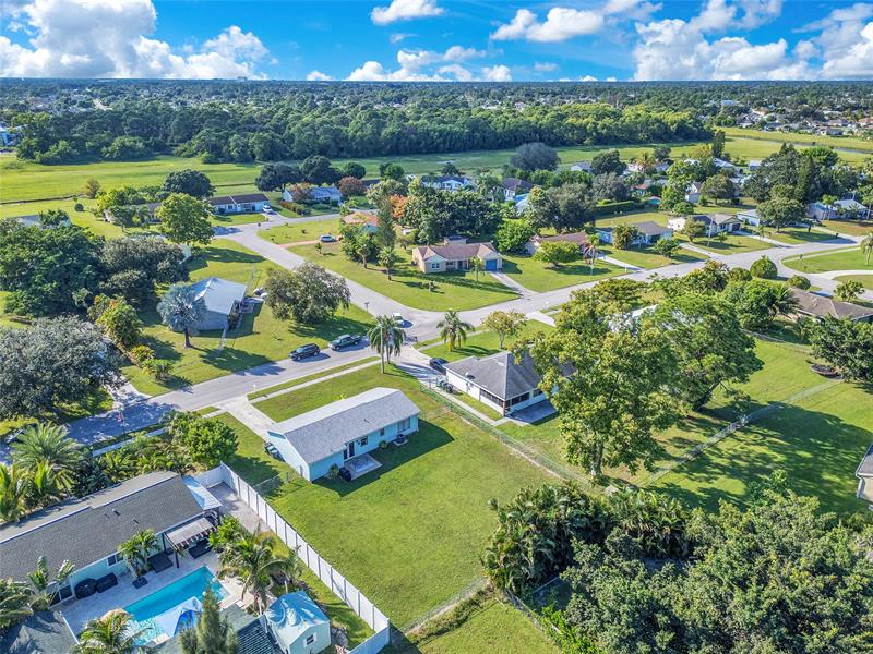 Image 27 of 40 For 808 Belmont Cir