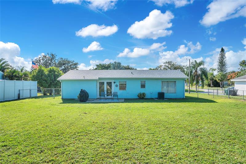 Image 29 of 40 For 808 Belmont Cir