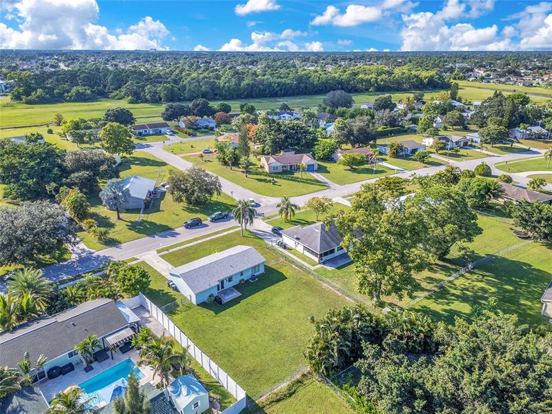 Image 38 of 40 For 808 Belmont Cir