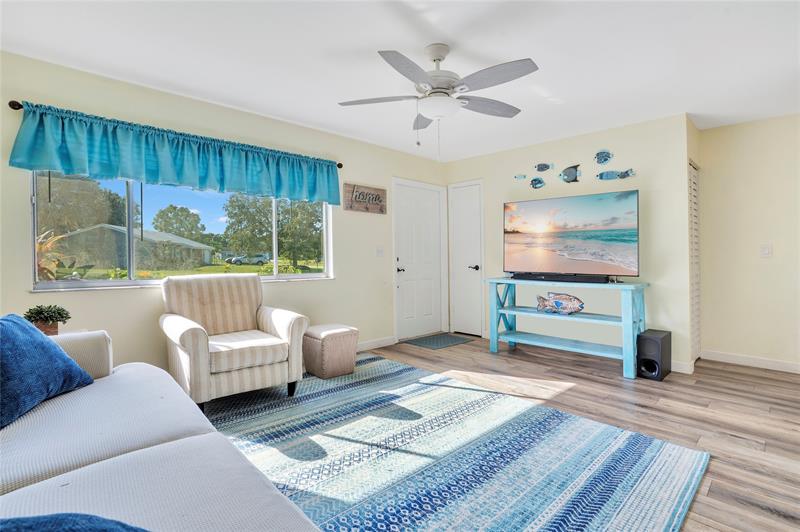 Image 4 of 40 For 808 Belmont Cir