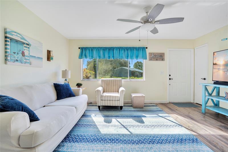 Image 5 of 40 For 808 Belmont Cir